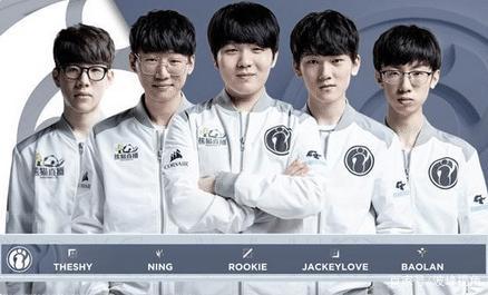 级杯是足球 级杯是足球