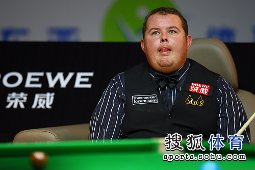 李华凭借丰 李华凭借丰