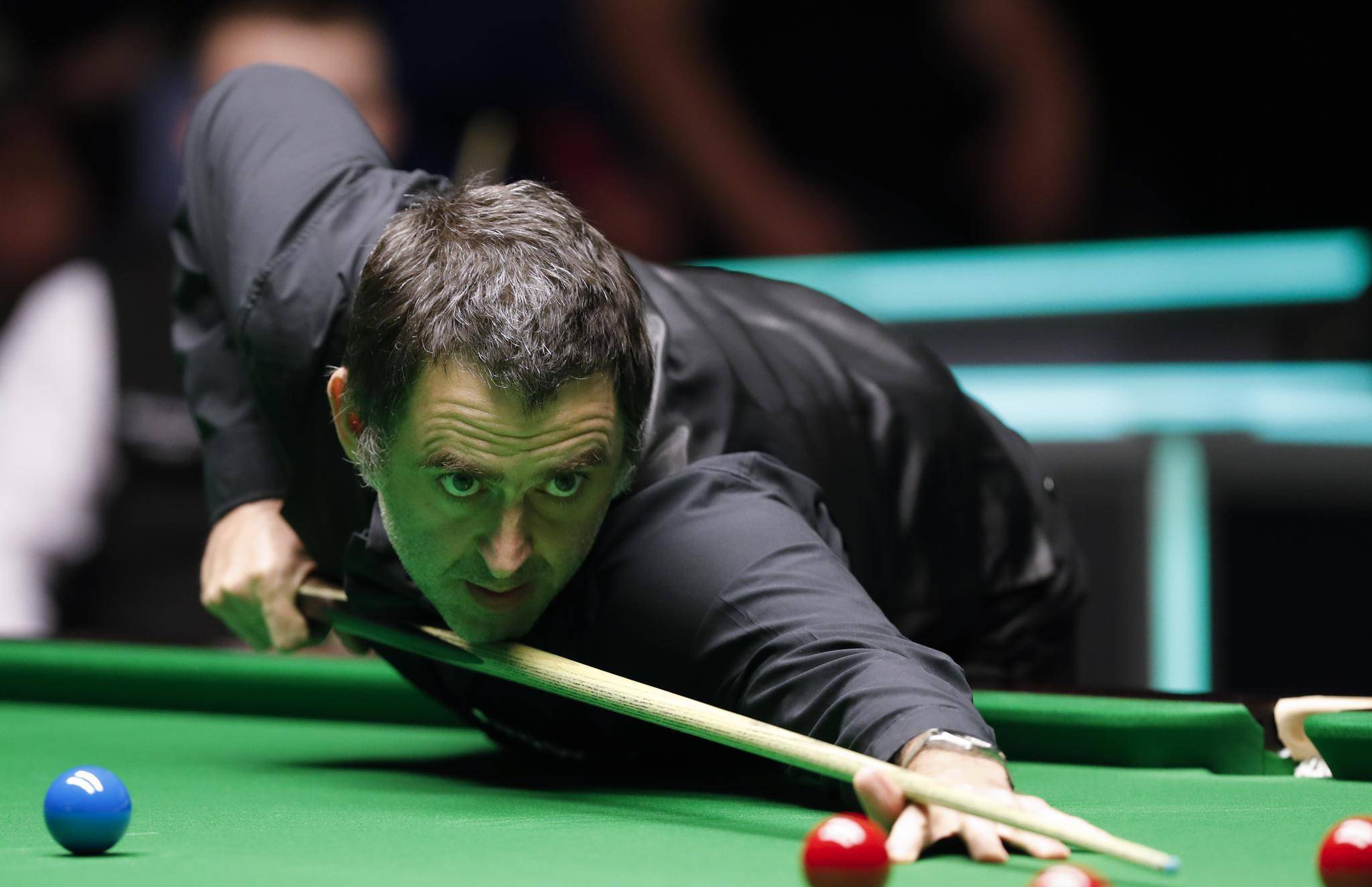 而年轻的巴 而年轻的巴